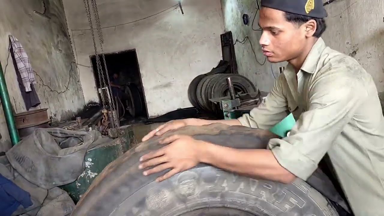 The Most Amazing Process Of Retreading Old Tractor Tyre | How to Retreading Old Big Tyres 