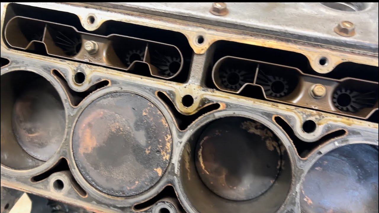 HOW I CLEAN CARBON OFF OF PISTONS￼
