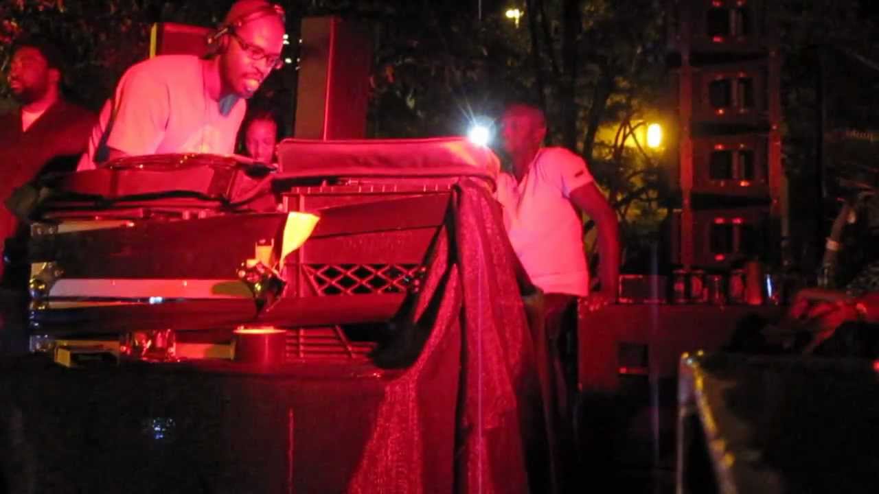Black Coffee + Zepherin Saint @ Sunnyside [Toronto, Canada] June.30.2011 [Part 2]