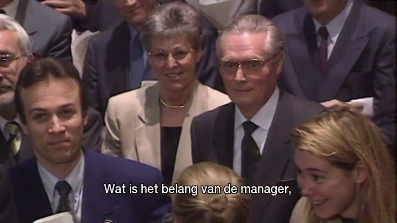 De ponskaarten, rode telefoon en de soberheid van Colruyt