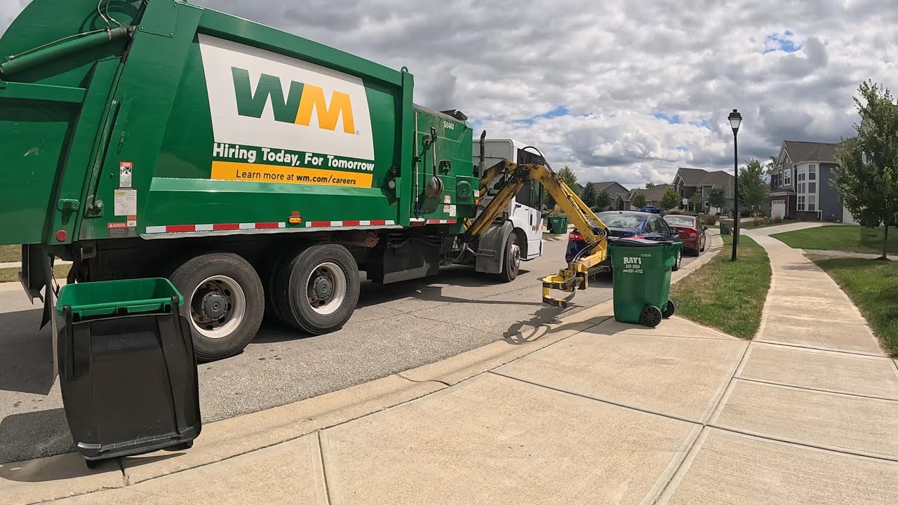 Wide Angle WM Econic Heil Python Garbage Truck on Route, in Action!