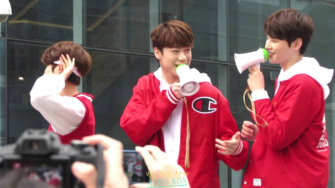 160409 아스트로 미니팬미팅 - 앞사람한테 한마디씩 하기