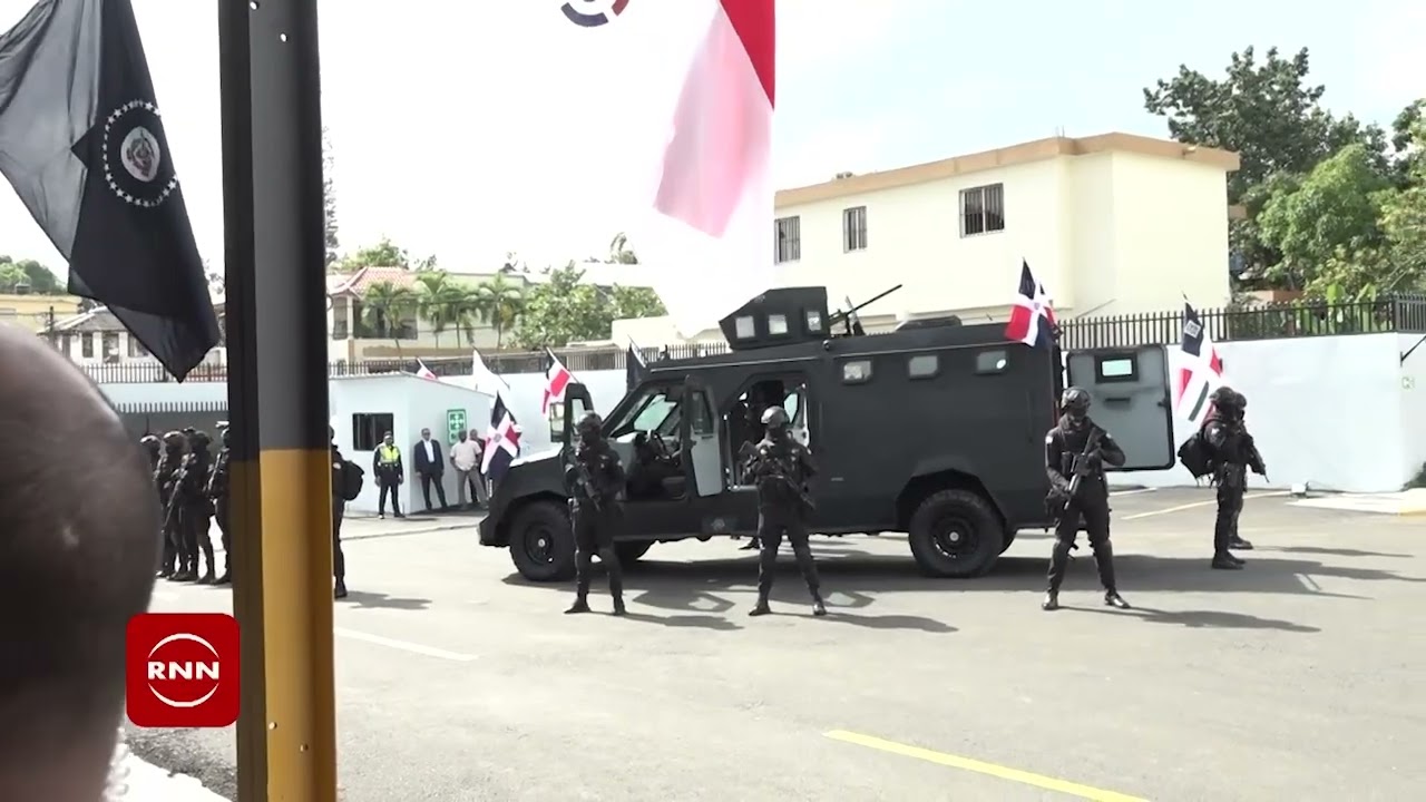 Presentan primer vehículo blindado ensamblado por la industria militar en RD