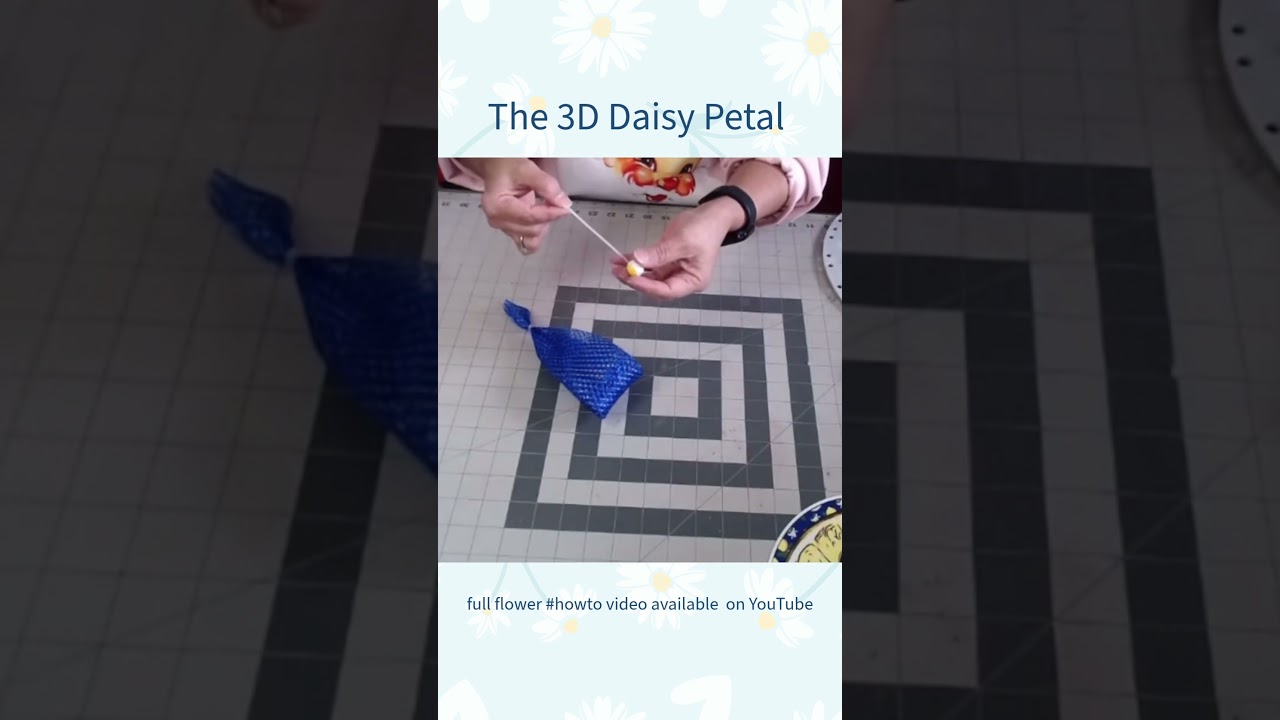 How to Make a 3D Daisy Petal #howto #wreath #decomesh