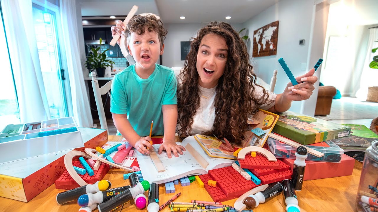 Homeschooling Kindergarten Vlog | Mom of 5 | Homeschool Curriculum 2020