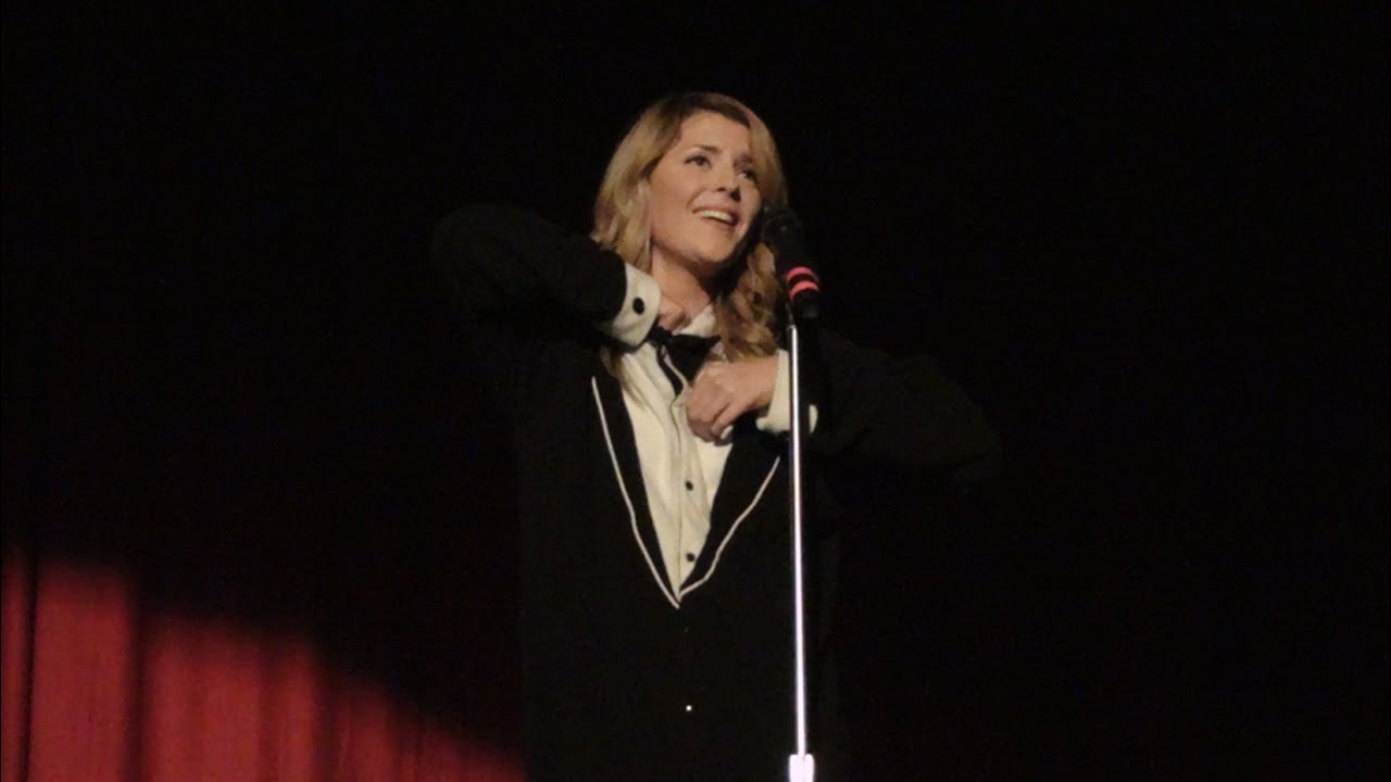 #NOFILTERSHOW (Vancouver) Part 5: Grace Helbig's Letter to Santa & Her Ballet to 