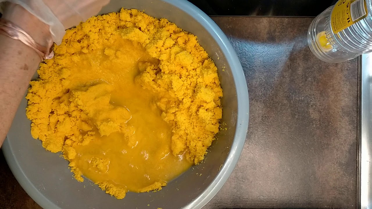 Preparación de la masa para las Hallacas