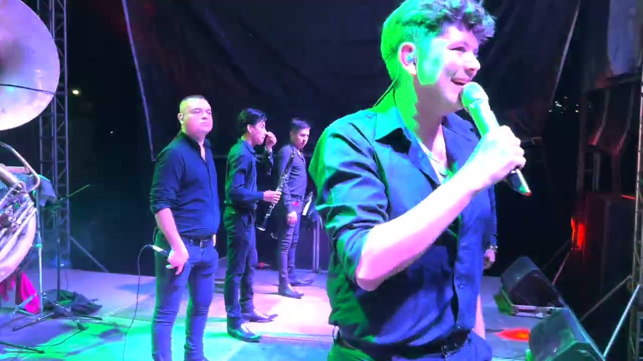 Popurr&iacute; Coste&ntilde;o &middot; Banda S&uacute;per 14