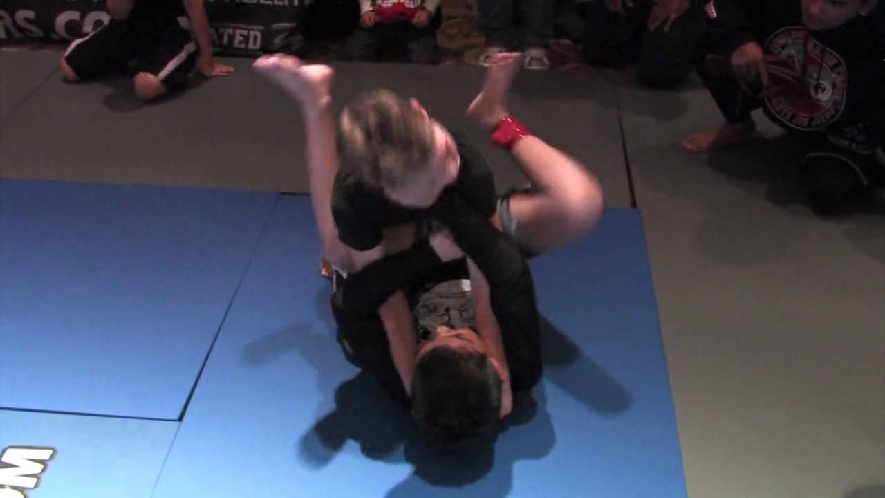Kids match at Grapplers Quest World Series of Grappling 2009