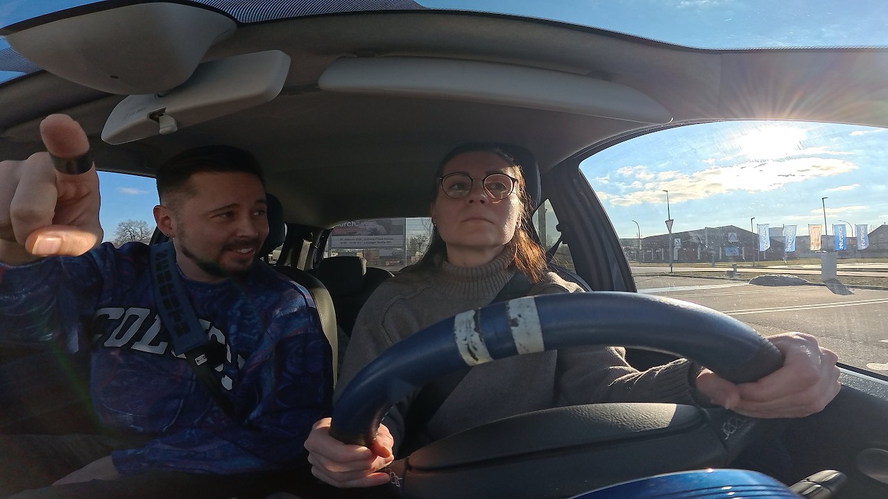 Die 2. Fahrstunde für meine Ukrainische Frau 🚗🏁. Spur halten und abbiegen. Die Nerven liegen blank.🤯