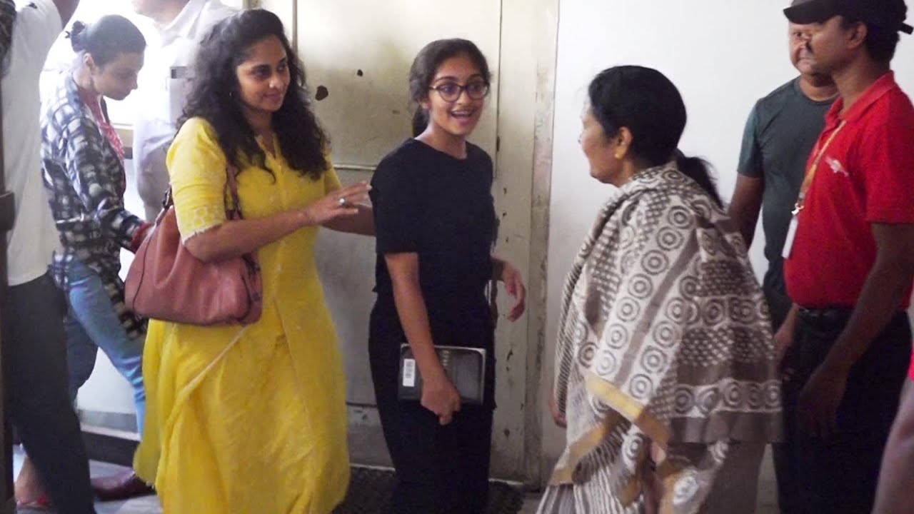 Viral Video: Ajith Family Watched Draupathi Movie | Shalini Ajith, Anoushka, RichardRishi,‎ Shamili‎