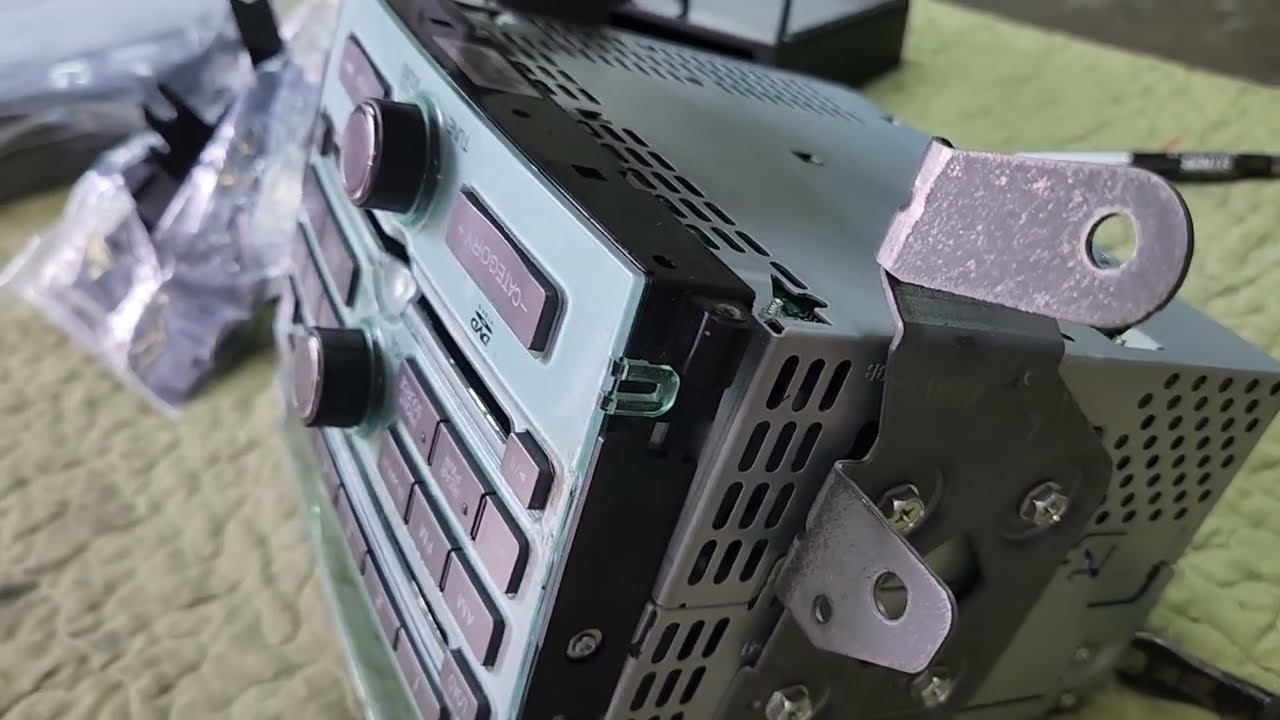 09-12 Honda pilot radio install [[with Nav not compatible]]