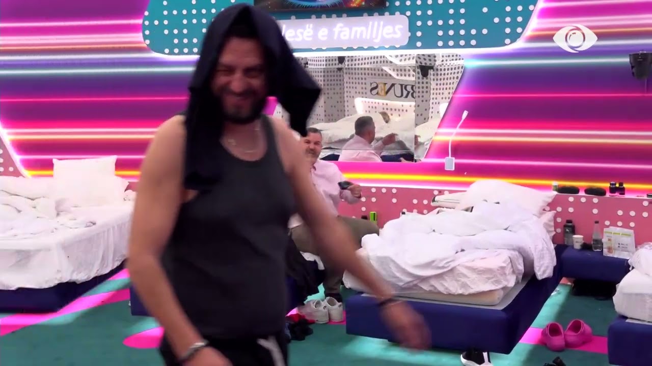 "Mos përmend emra se e ha..."/ Gimbo debaton me Rogertin: O i paburrë