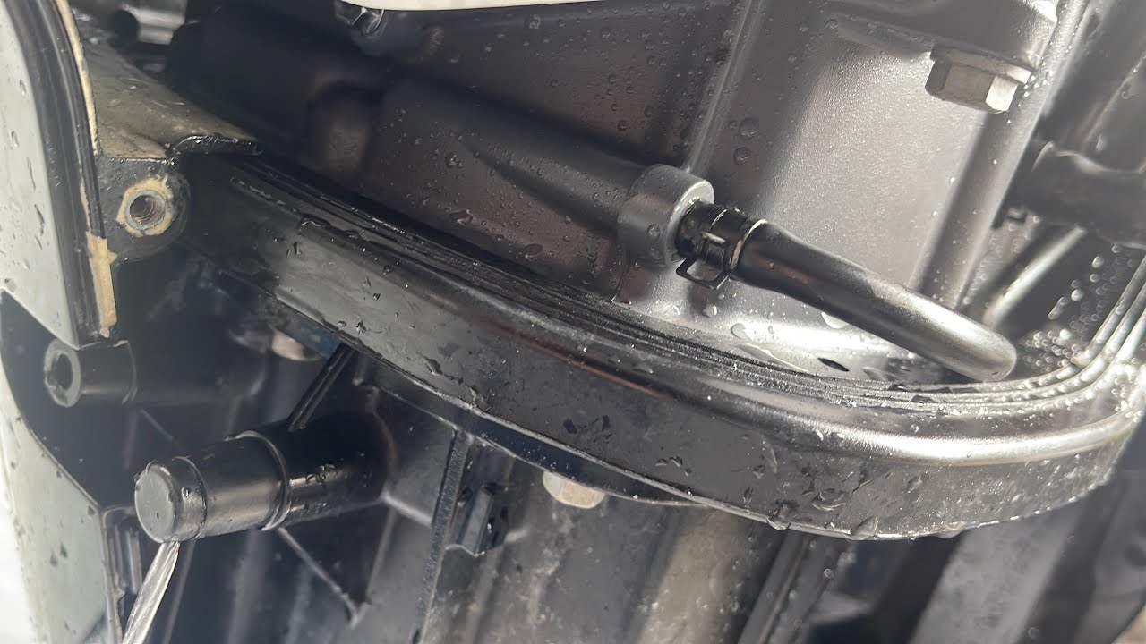 Suzuki tell tail intimate find and fix