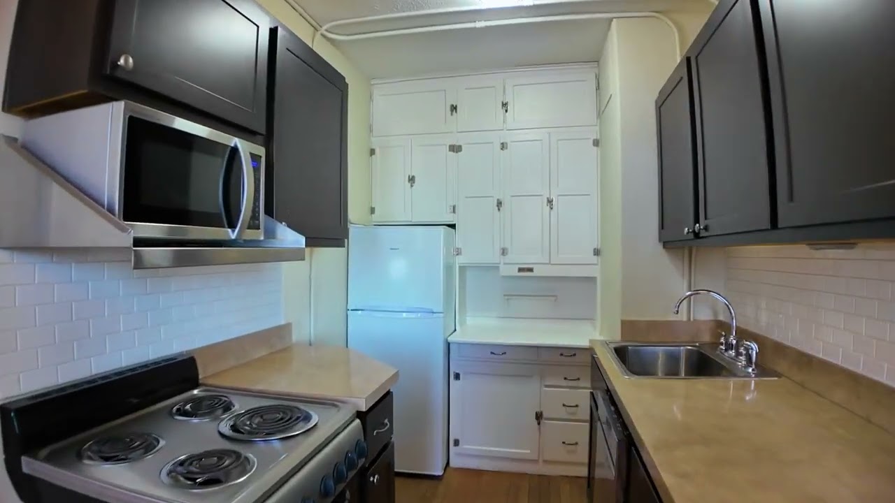 Tinker Studio (Piccadilly Apartments, Old Northside, Indianapolis, IN)