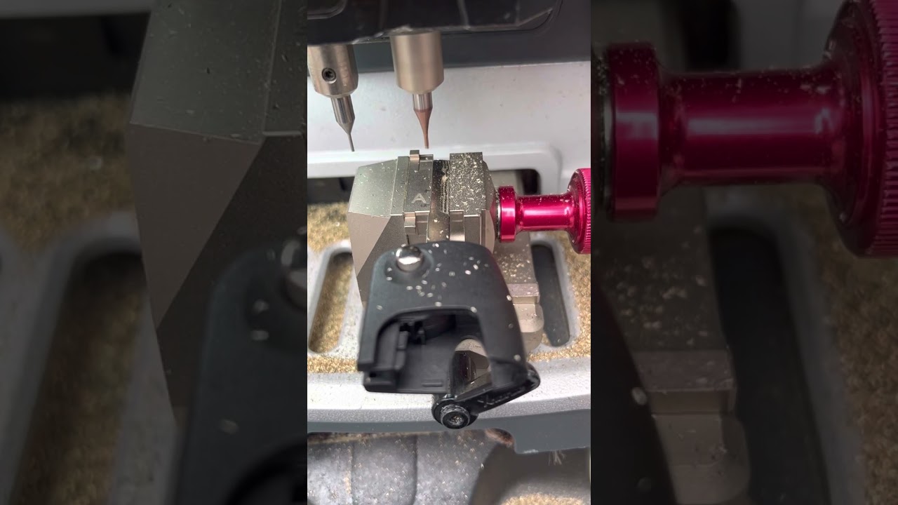 Ford Focus remote key cutting