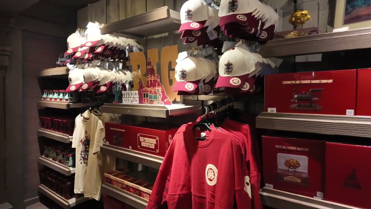 🛍️ Disneyland Paris Frontierland shopping shop 2025 - Merch shoptour Disney Thunder MESA