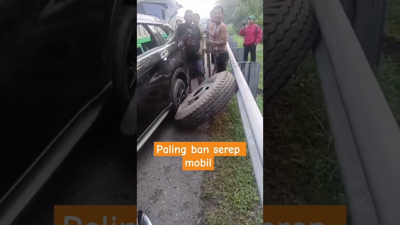 pencuri ban serep mobil di hajar warga #automobile #jalanyangjauhjanganlupapulang