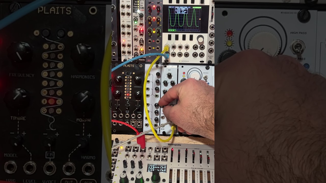 Single source wave shaping with the Mehr Music Machine SUB+RM - a subOct gen + ringmod #eurorack
