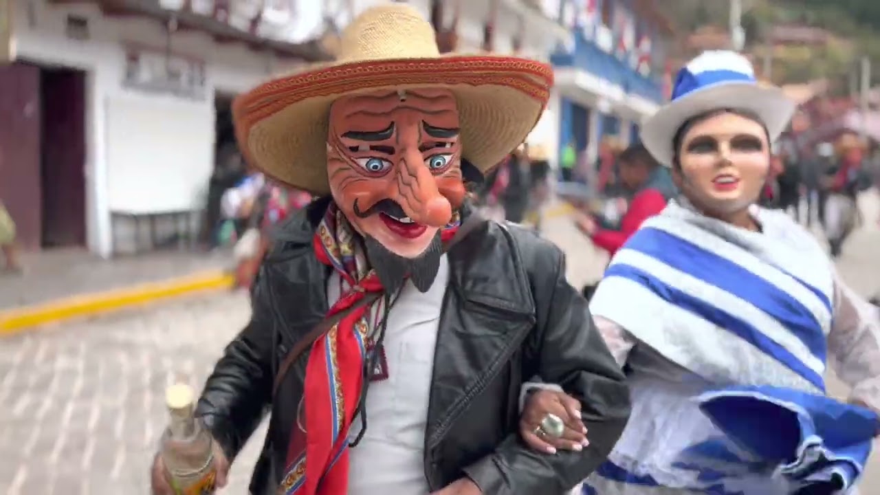Virgen del Carmen de Pisac Cusco Perú 2025