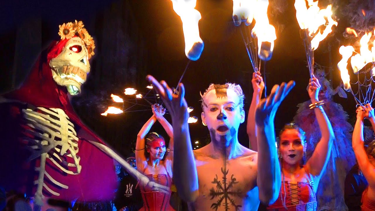 CARNAVAL MÁGICO RECORRE SALAMANCA EN NOCHE DE BRUJAS
