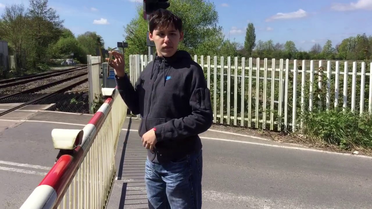 Kintbury Station Level Crossing (Berks) Saturday 22.04.2017