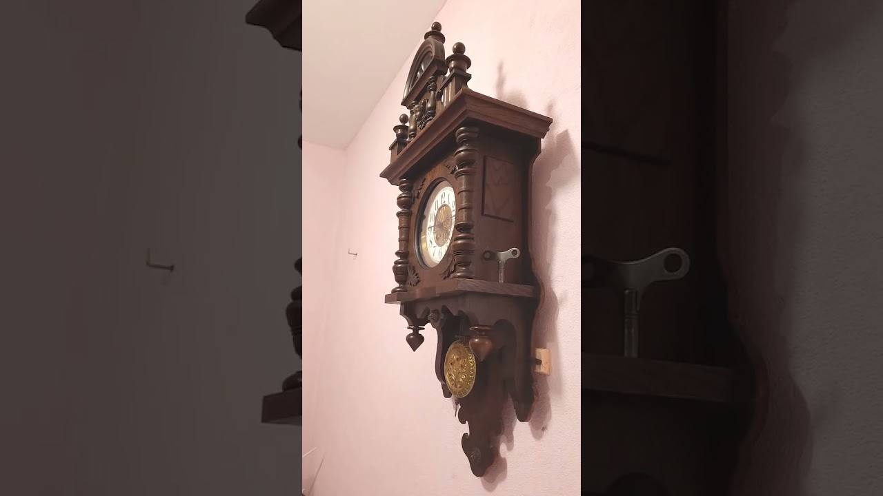 Wanduhr Pendeluhr LUCCA Gongschalg Antik Historisch D'1890 