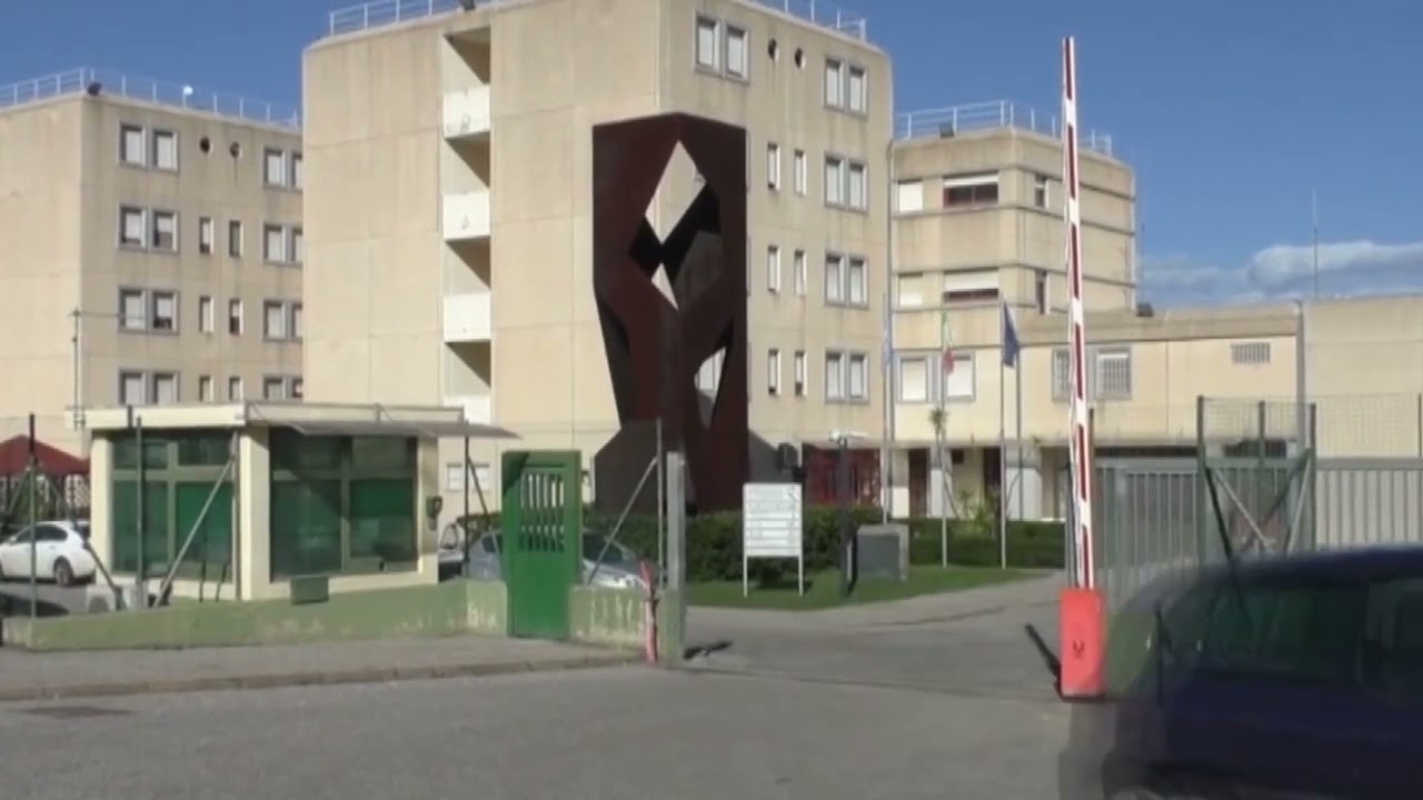 ROSSANO  TENSIONE AL CARCERE  DETENUTI OCUUPANO LA SEZIONE