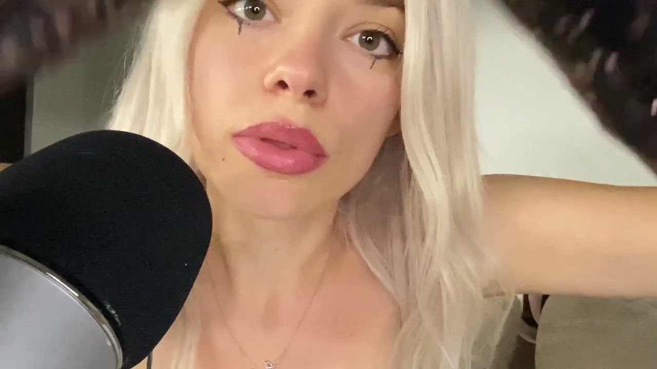 Asmr  -  Fast and aggressive Glitter painting you ✨