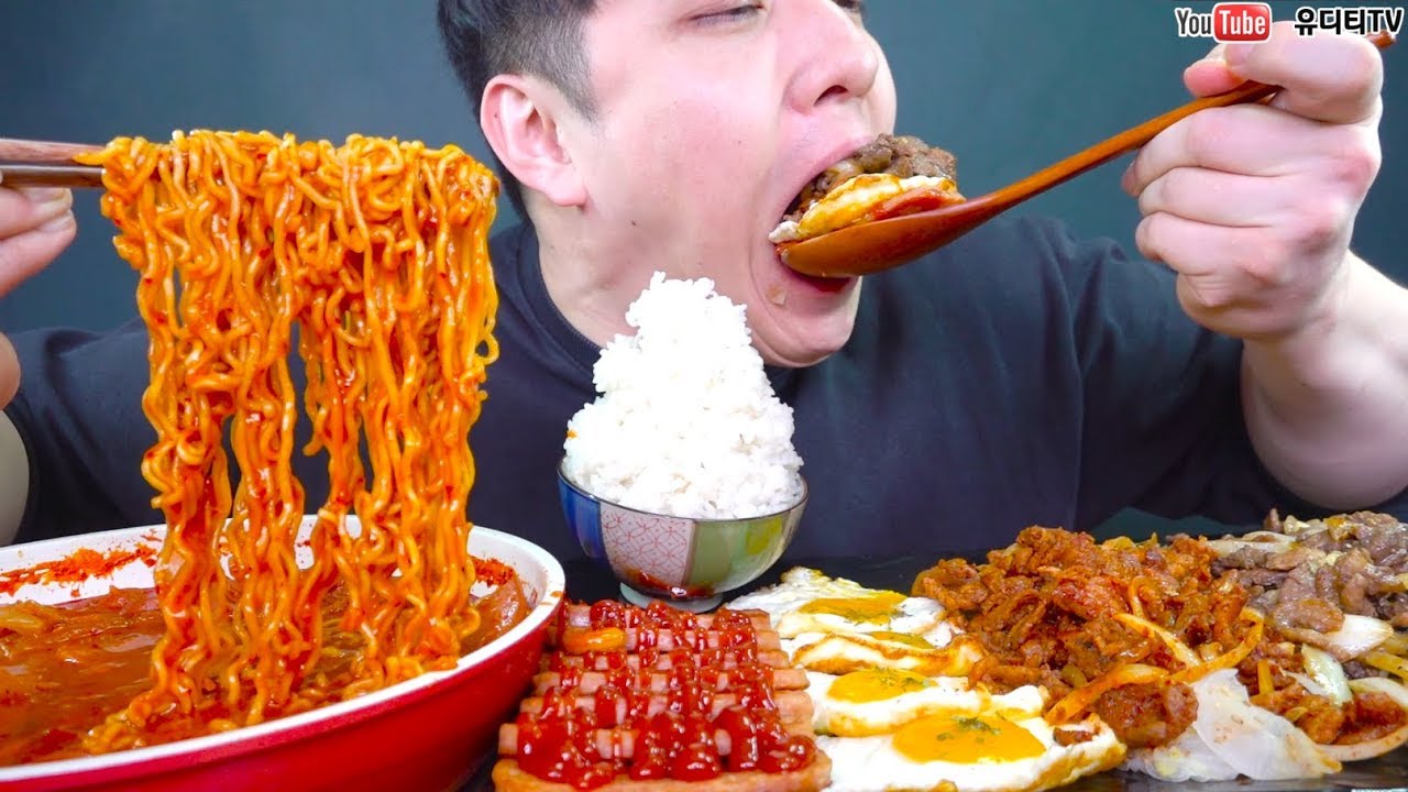 USA존슨부대찌개와  고추장간장 불고기 스팸 계란후라이가 만났다!! 밥도둑 어벤져스 3000만큼짰음 REAL SOUND MUKBANG SOCIAL EATING