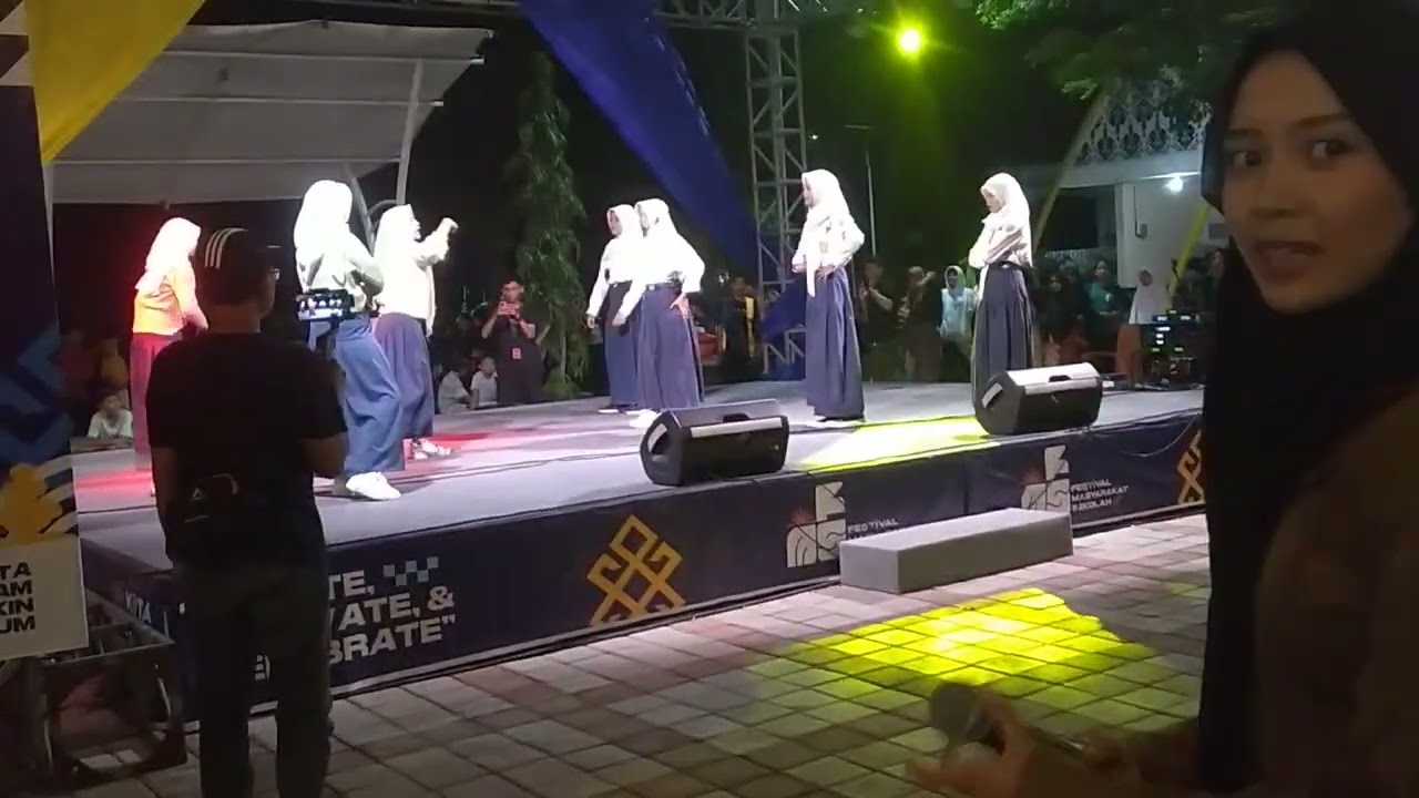 Pegelaran Drama Musikal dalam rangka Festival Masyarakat Sekolah