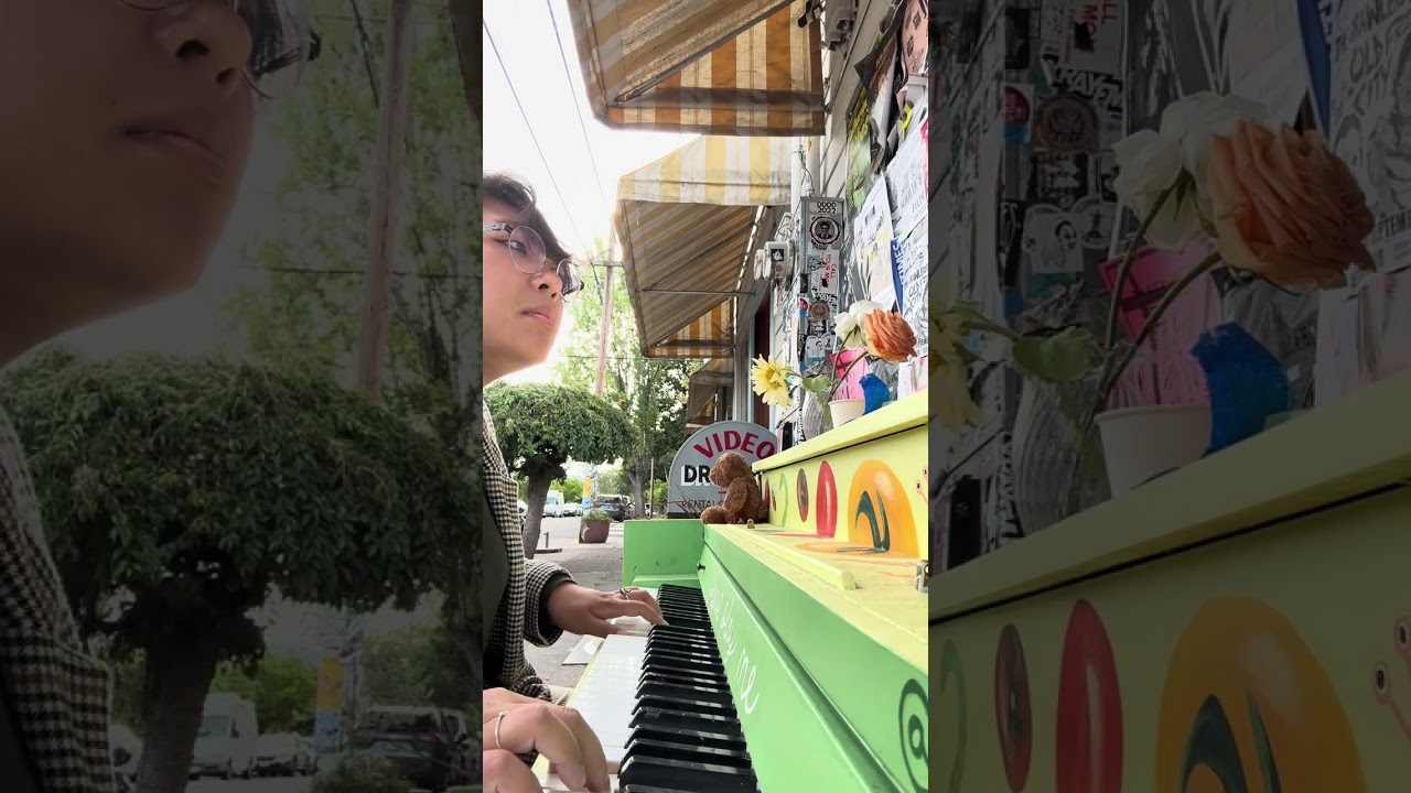 A second of peace - 5/9 - public piano @ Albina Portland, Oregon #piano #shortspiano #shorts
