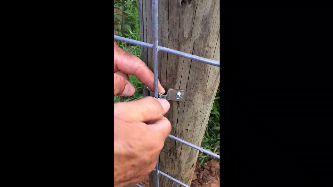 Cattle Panel Connector for Wood Post