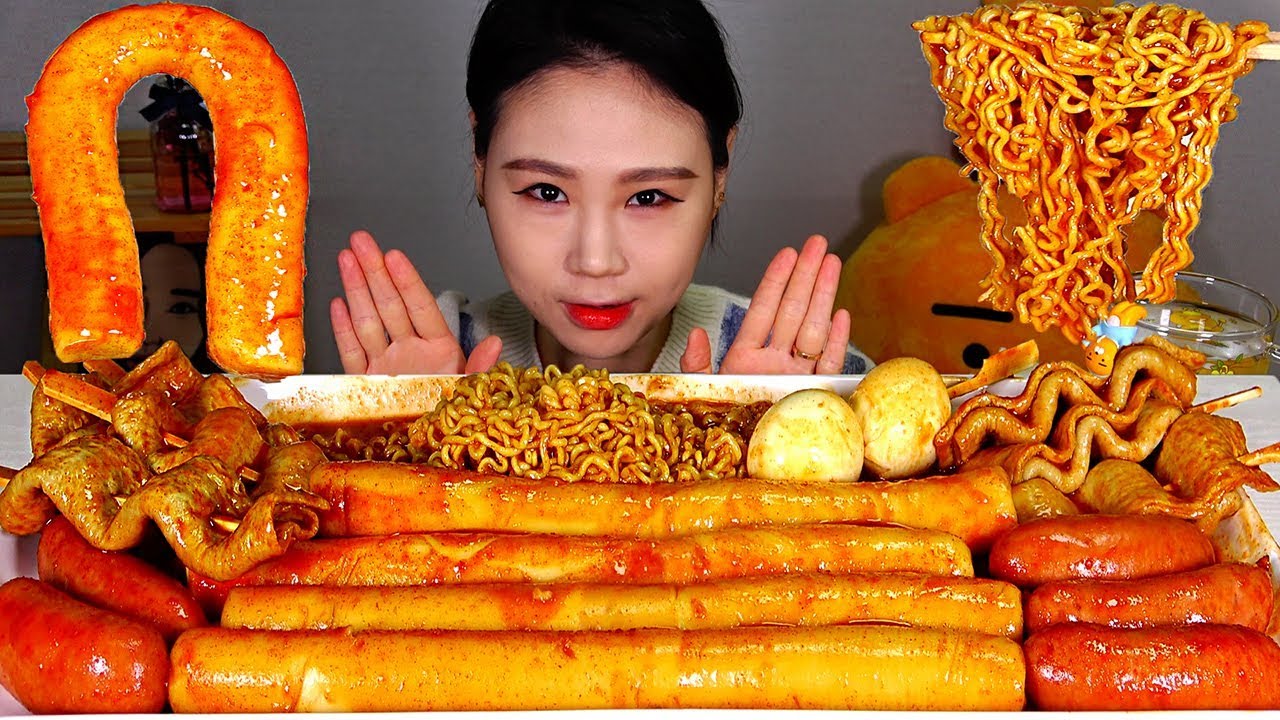 ASMR Garaetteok Tteokbokki Рамен Колбаса Рыбный кекс Яичный топпинг Mukbang Eating Sound
