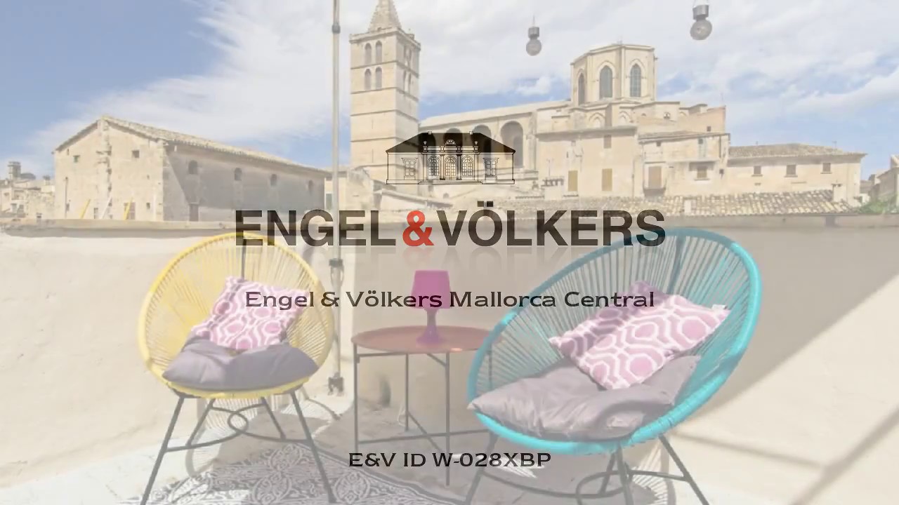 ROMANTIC TOWN HOUSE WITH ROOF TERRACE IN SINEU