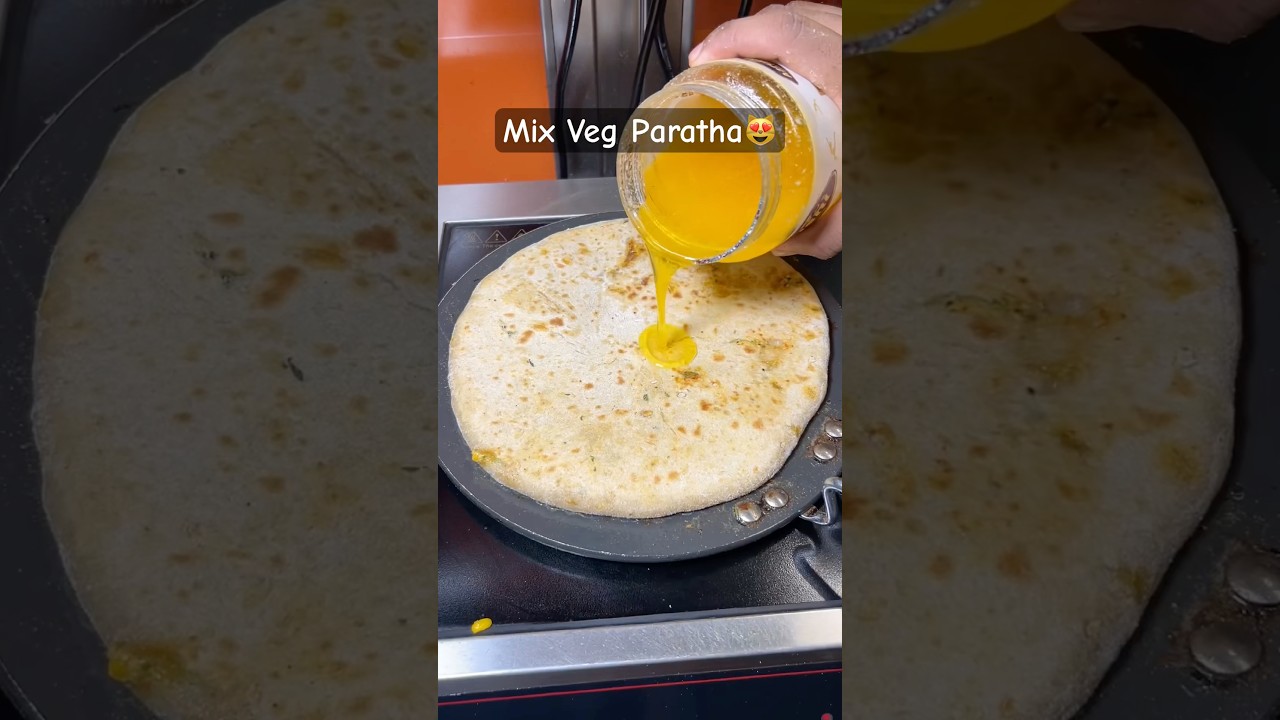 Mumbai Famous Desi Ghee Mix Veg Paratha In Just 300/-😻 | Indian Street Food #shorts