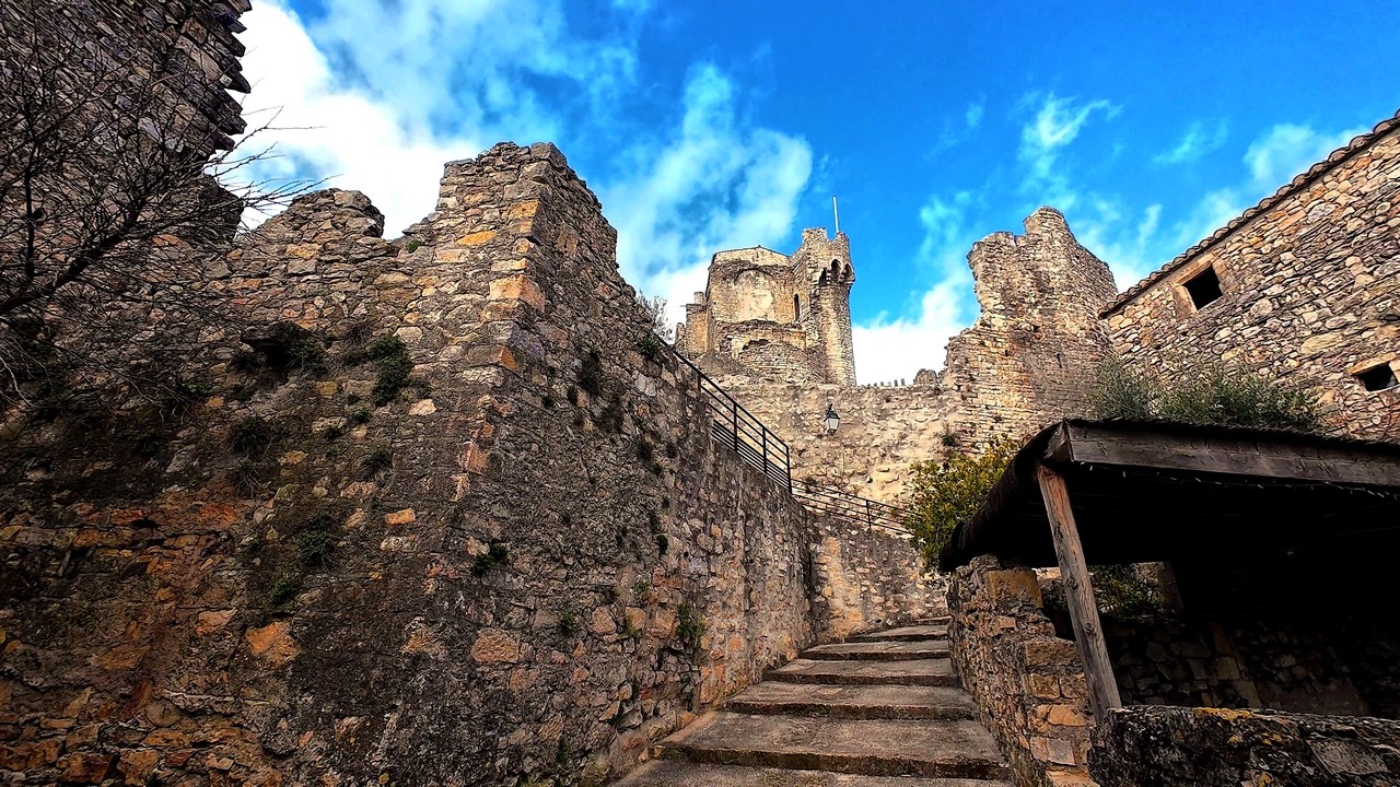 Cruas le Village Médièval, l'Abbatiale Ste Marie .