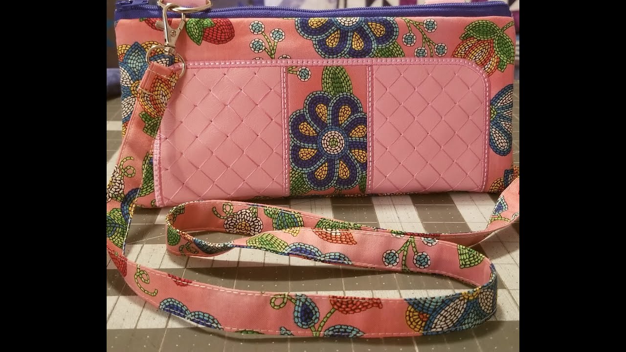Trendsetter Bag made in the hoop Design is from Parker on the Porch