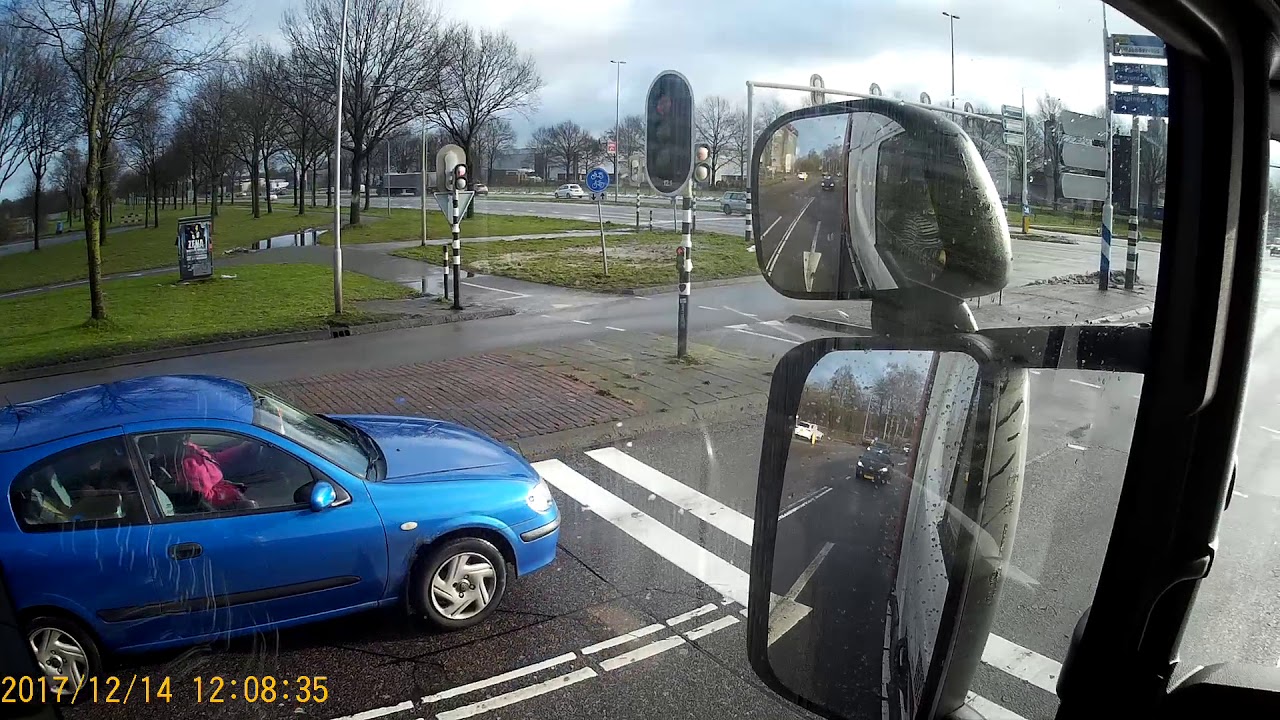 Saliendo de Emmen, Holanda. Scania R 450. Emmen Holand with a truck. Action cam.