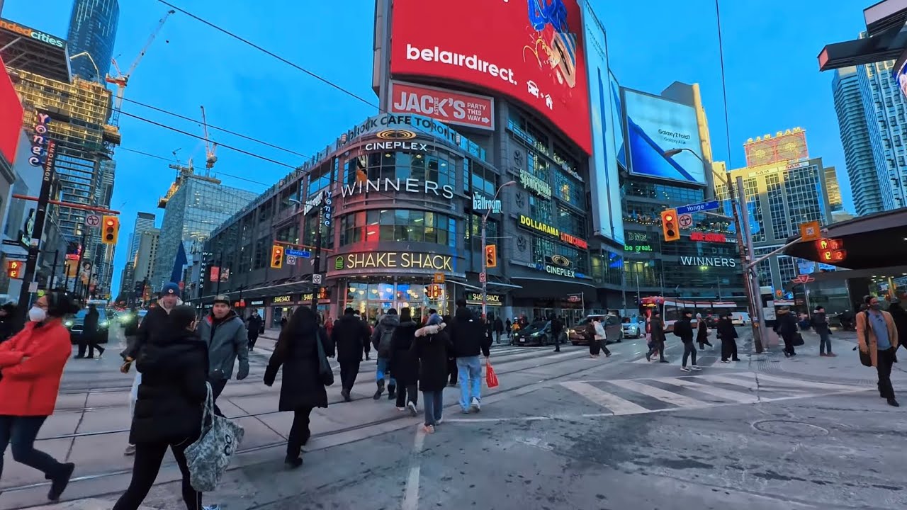 Toronto Yonge Street - Dundas to Bloor - Dec 12, 2025 / Insta360 Go Ultra