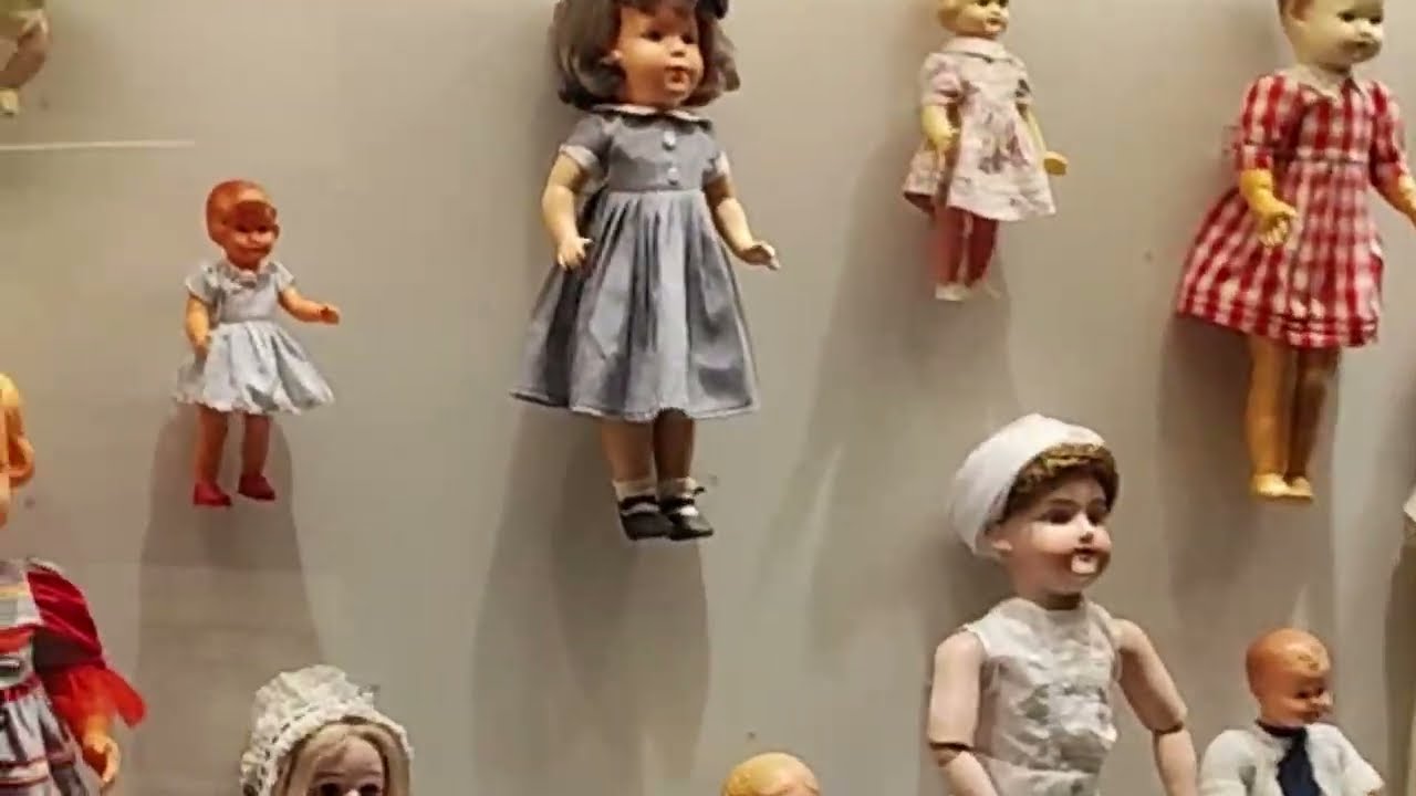 תערוכת צעצועים תולדות המשחקים מוצגת במוזיאון אובודה בבודפשט מוזיאונים מומלצים שווים לאמנות בודפשט