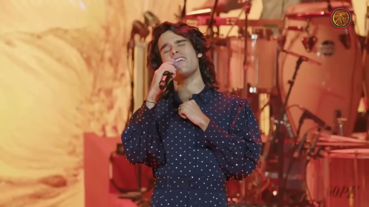 30° Prêmio da Música Brasileira - Você Me Vira A Cabeça com Zé Ibarra