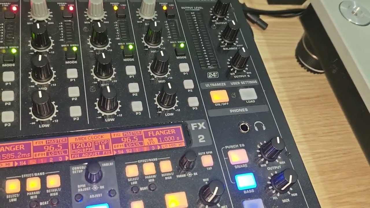 BEHRINGER DDM4000