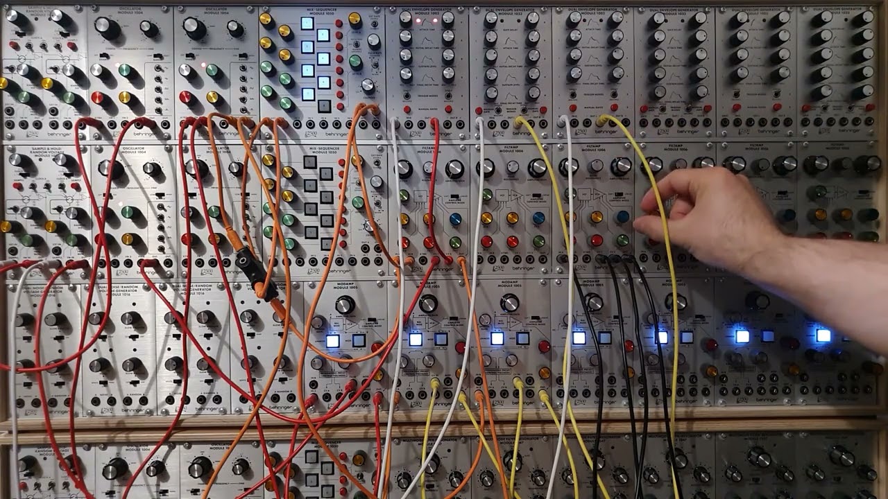 Behringer/ARP 2500 (n° 104) - Subharmonics and low sounds