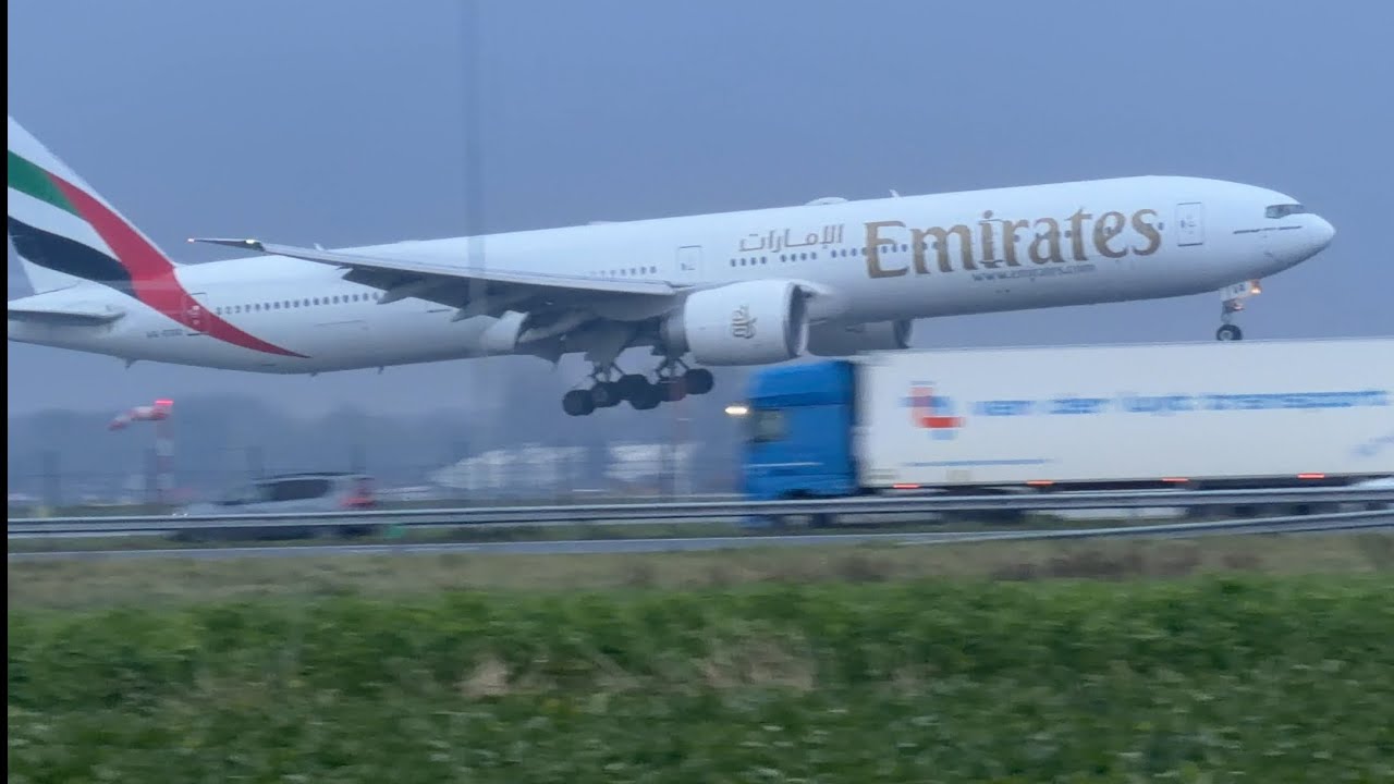 BOEING 777-31H EMIRATES DUBAI TO AMSTERDAM LANDING SCHIPHOL AIRPORT A6EGR #aviation #planespotting