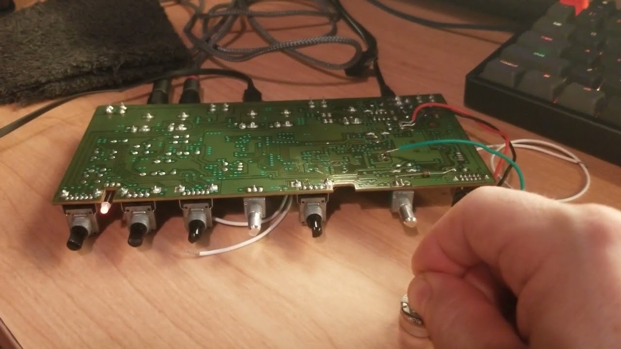 Zoom 1201 FX pitch control | Circuit bending