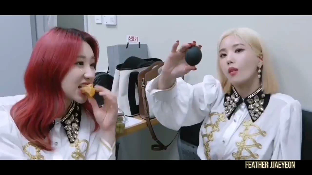 Kwon Eunbi & Lee Chaeyeon (KwonChaen)