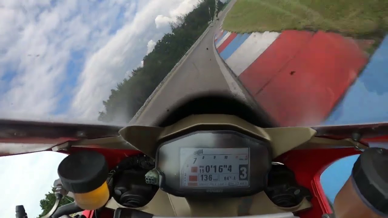 Brno Ducati Panigale 1299 S Laptime 2:20 Action Bike 04.07.2021