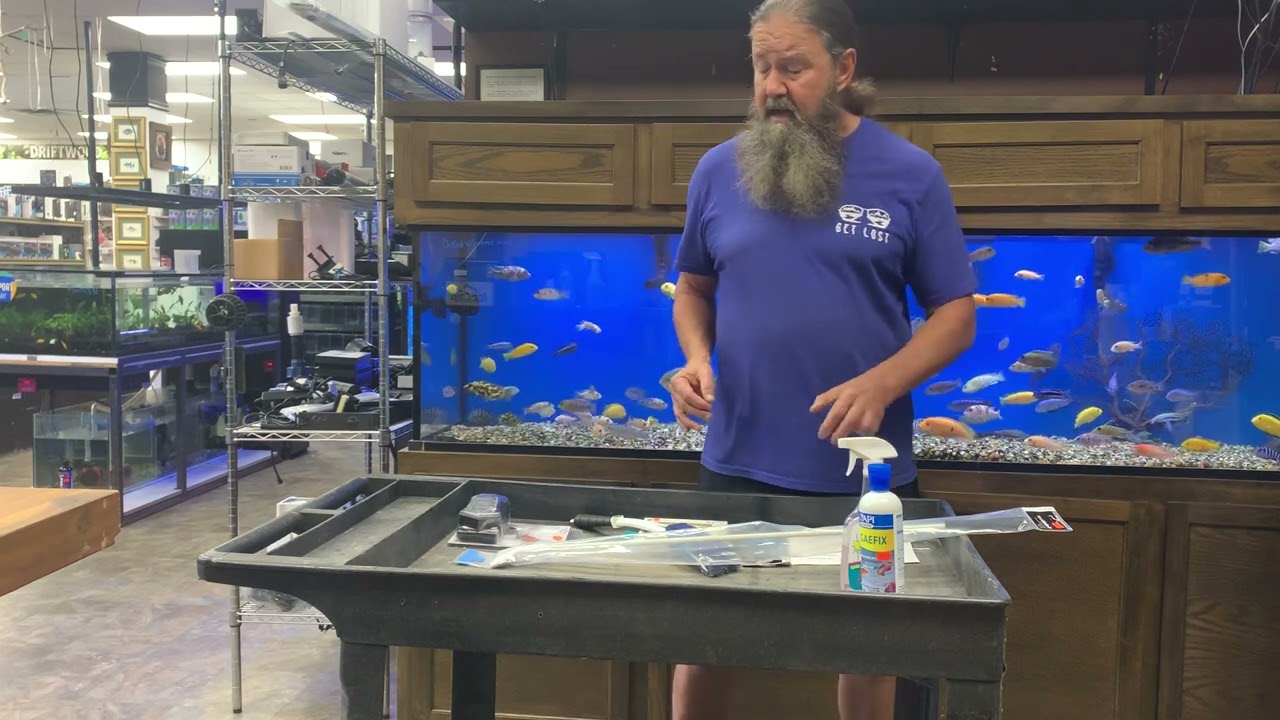 How to Keep an Acrylic Aquarium Clean & Like New