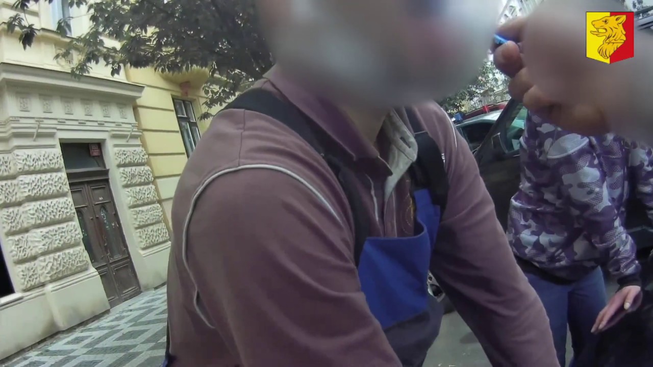 NÁLEZ DROG VE VOZIDLE V PRAZE